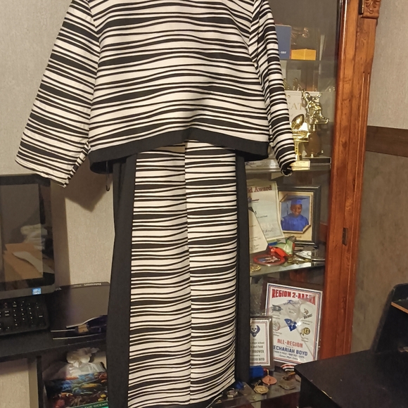 2 piece dress and jacket set - Picture 4 of 6